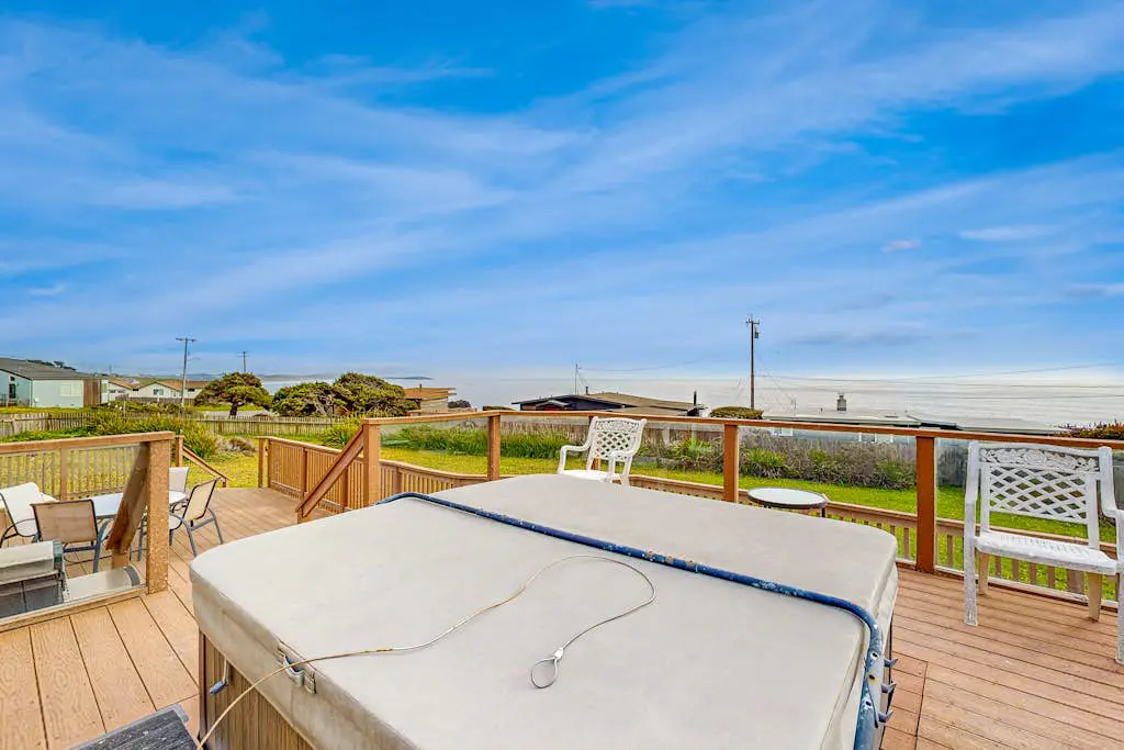 Cozy Carmet Cottage - Bodega Bay Dog-Friendly Oceanview Cottage with Hot Tub