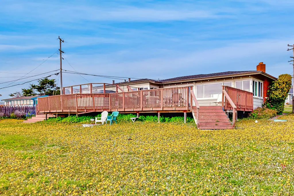 Cozy Carmet Cottage - Bodega Bay Dog-Friendly Oceanview Cottage with Hot Tub