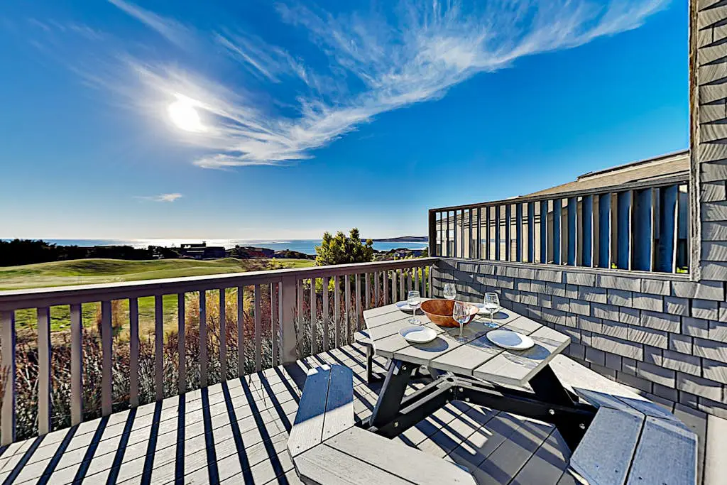 Bodega Bay Oceanview Home with Hot Tub & Sauna