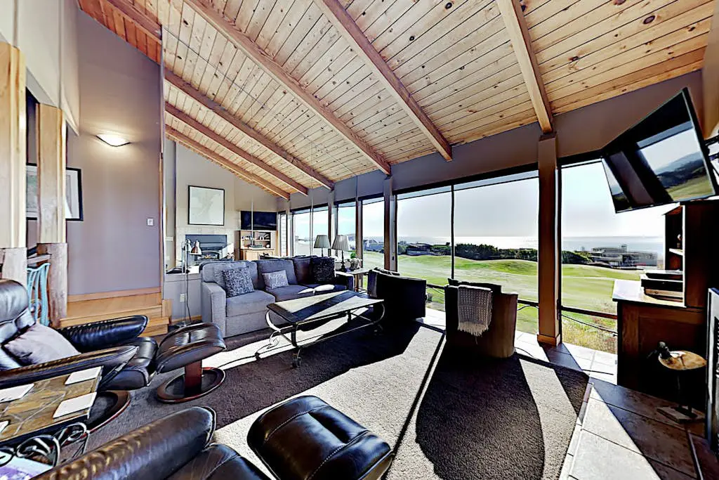 Bodega Bay Oceanview Home with Hot Tub & Sauna