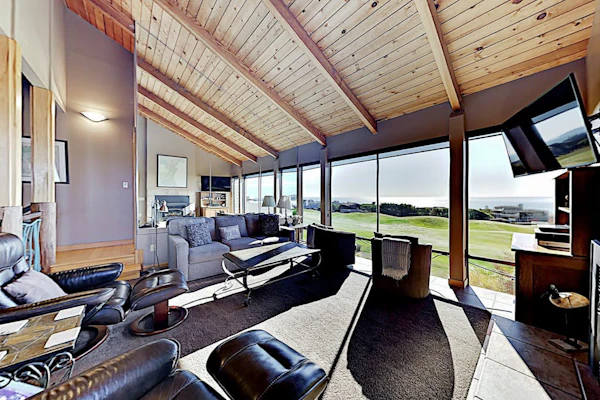 Bodega Bay Oceanview Home with Hot Tub & Sauna