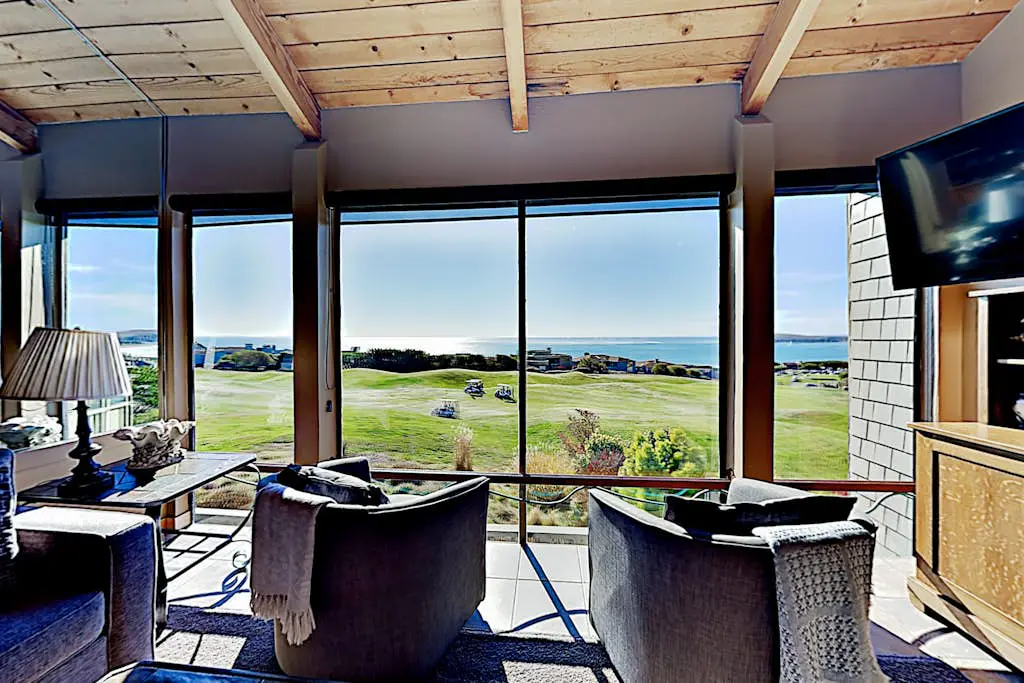 Bodega Bay Oceanview Home with Hot Tub & Sauna
