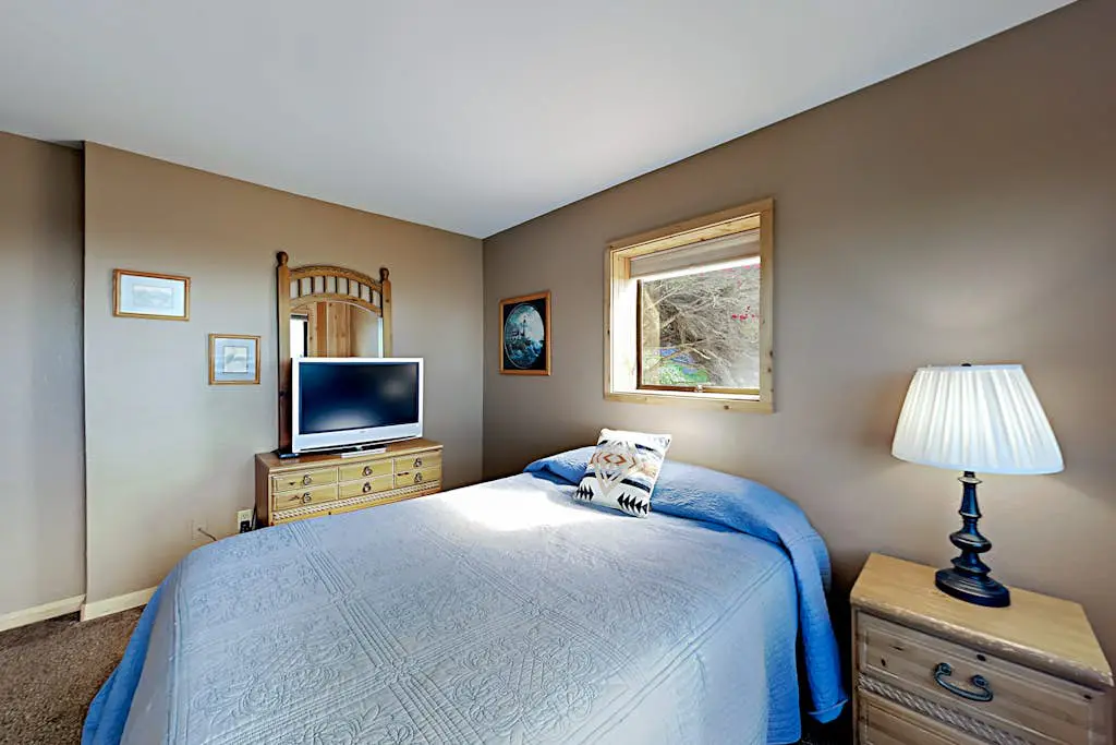 Bodega Bay Oceanview Home with Hot Tub & Sauna