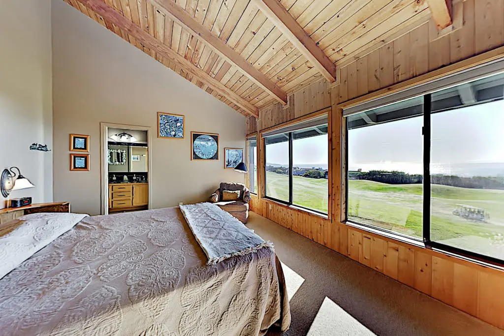 Bodega Bay Oceanview Home with Hot Tub & Sauna