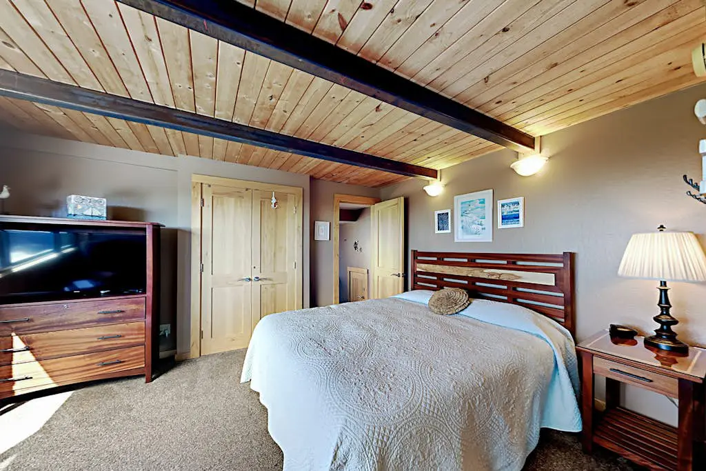 Bodega Bay Oceanview Home with Hot Tub & Sauna