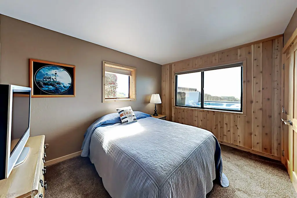 Bodega Bay Oceanview Home with Hot Tub & Sauna
