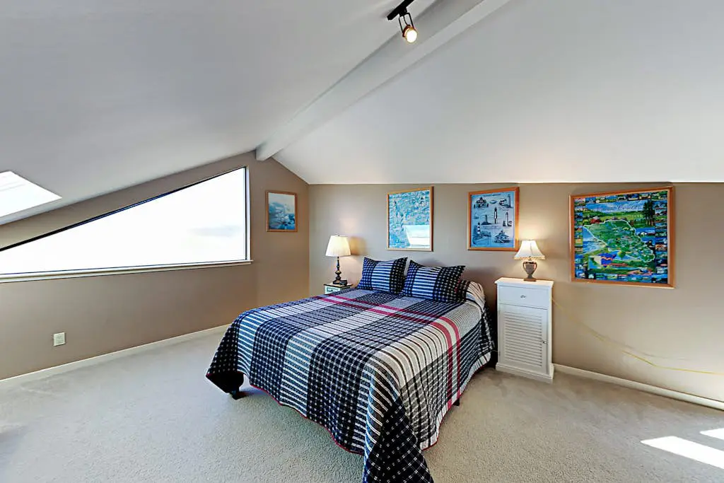 Bodega Bay Oceanview Home with Hot Tub & Sauna
