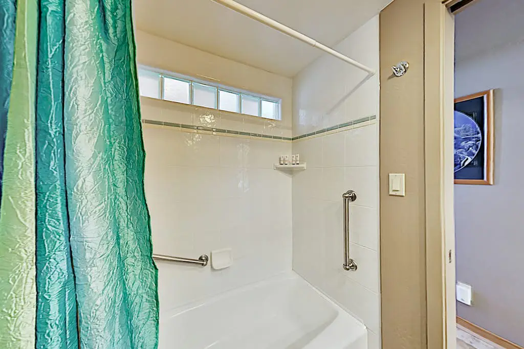Bodega Bay Oceanview Home with Hot Tub & Sauna