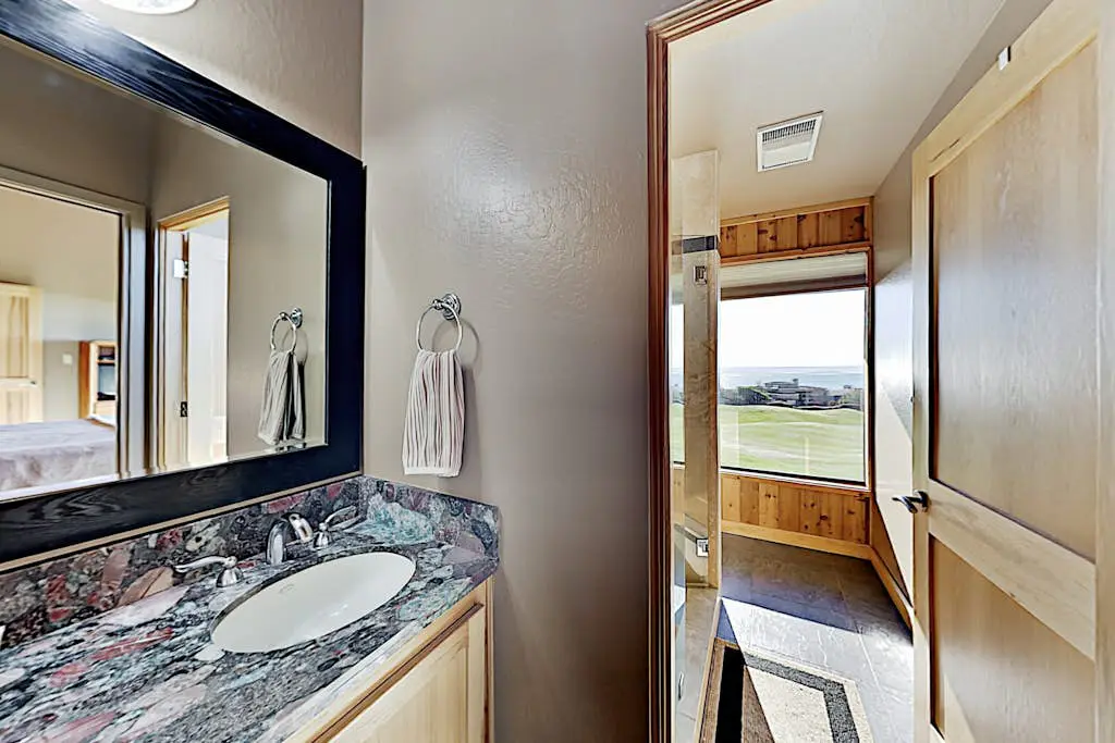 Bodega Bay Oceanview Home with Hot Tub & Sauna