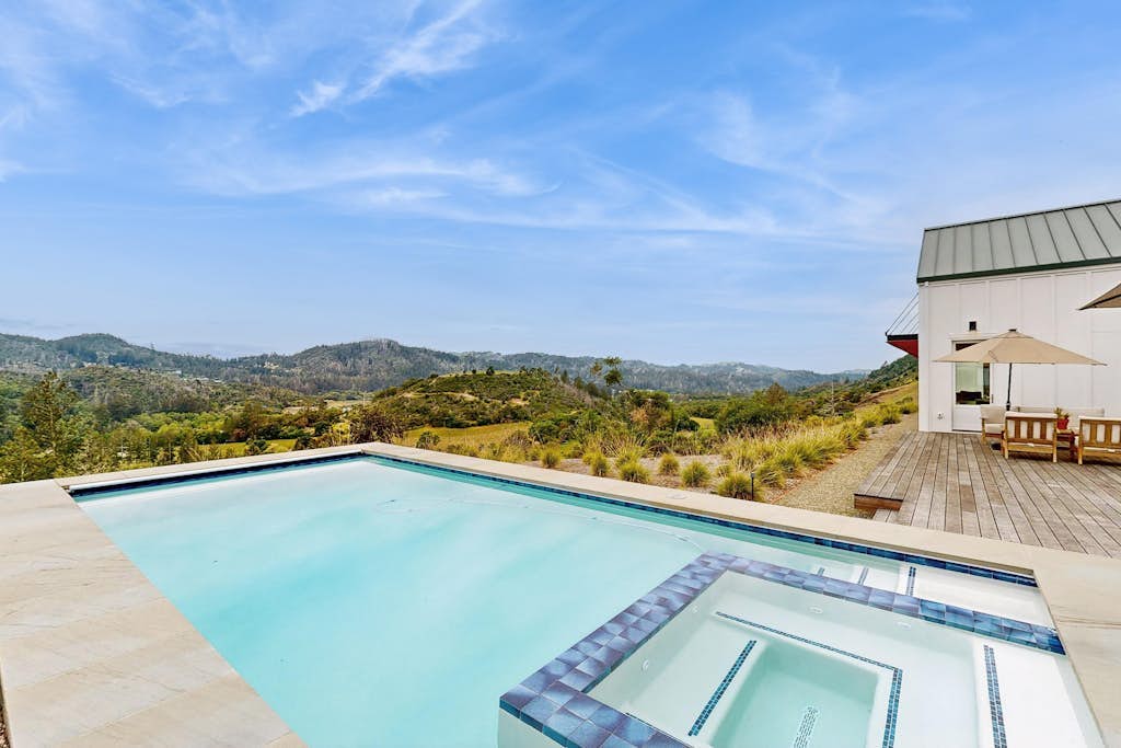 Calistoga Franz Valley Hilltop Pool Home and Hot Tub