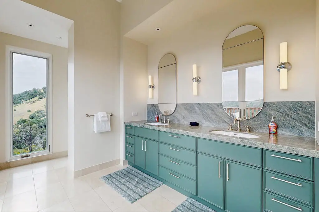 Franz Valley Escape - Calistoga Hilltop Home with Pool, Hot Tub and Vineyard Views