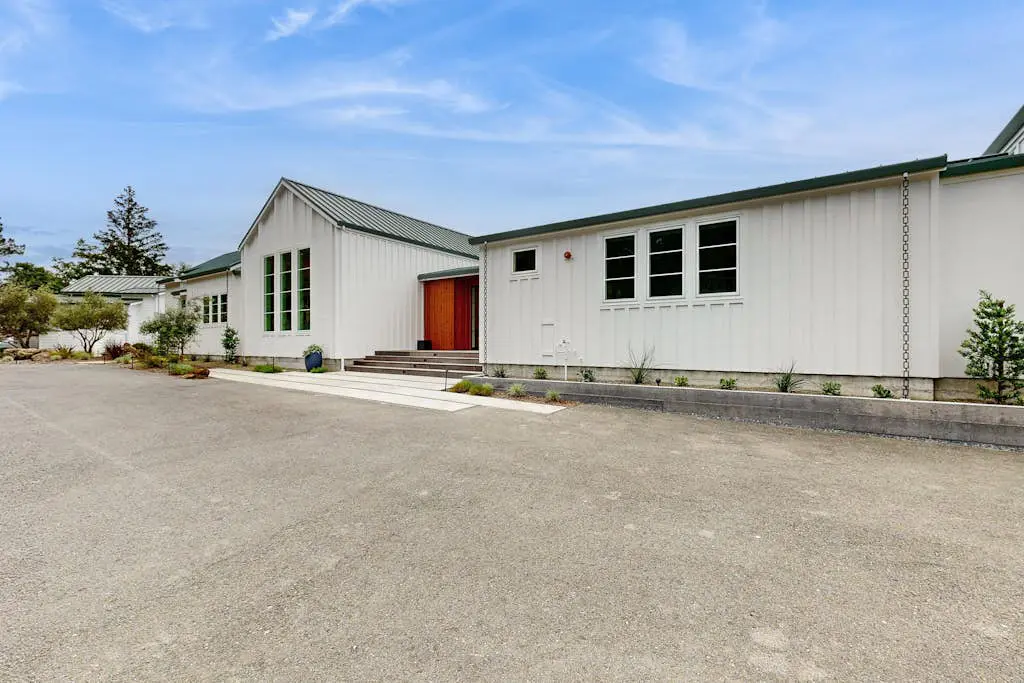 Franz Valley Escape - Calistoga Hilltop Home with Pool, Hot Tub and Vineyard Views
