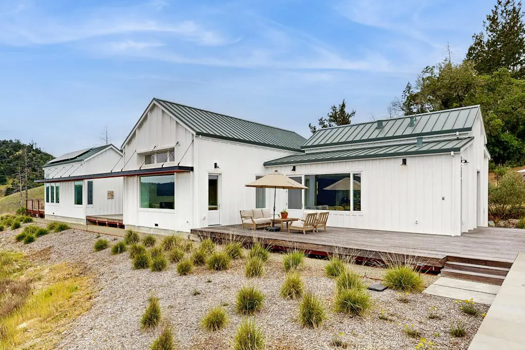 Franz Valley Escape - Calistoga Hilltop Home with Pool, Hot Tub and Vineyard Views