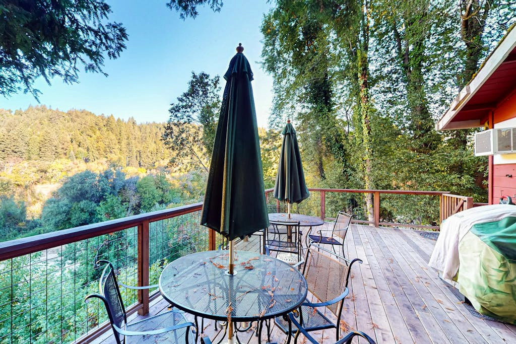 Guerneville Dog-Friendly Riverfront Cabin with Outdoor Kitchen