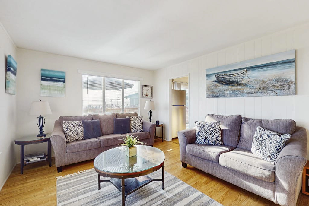 Bodega Bay Dog-Friendly Ocean-View Cottage with Hot Tub