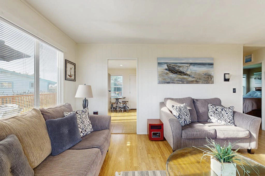 Coastal Dream - Bodega Bay Dog-Friendly Ocean-View Cottage with Hot Tub