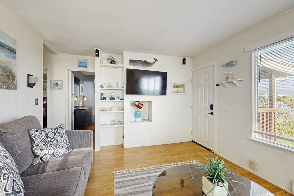 Bodega Bay Dog-Friendly Ocean-View Cottage with Hot Tub