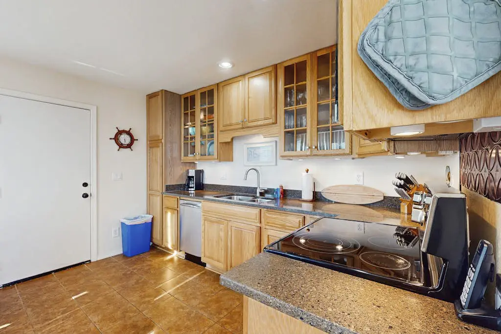 Bodega Bay Dog-Friendly Ocean-View Cottage with Hot Tub