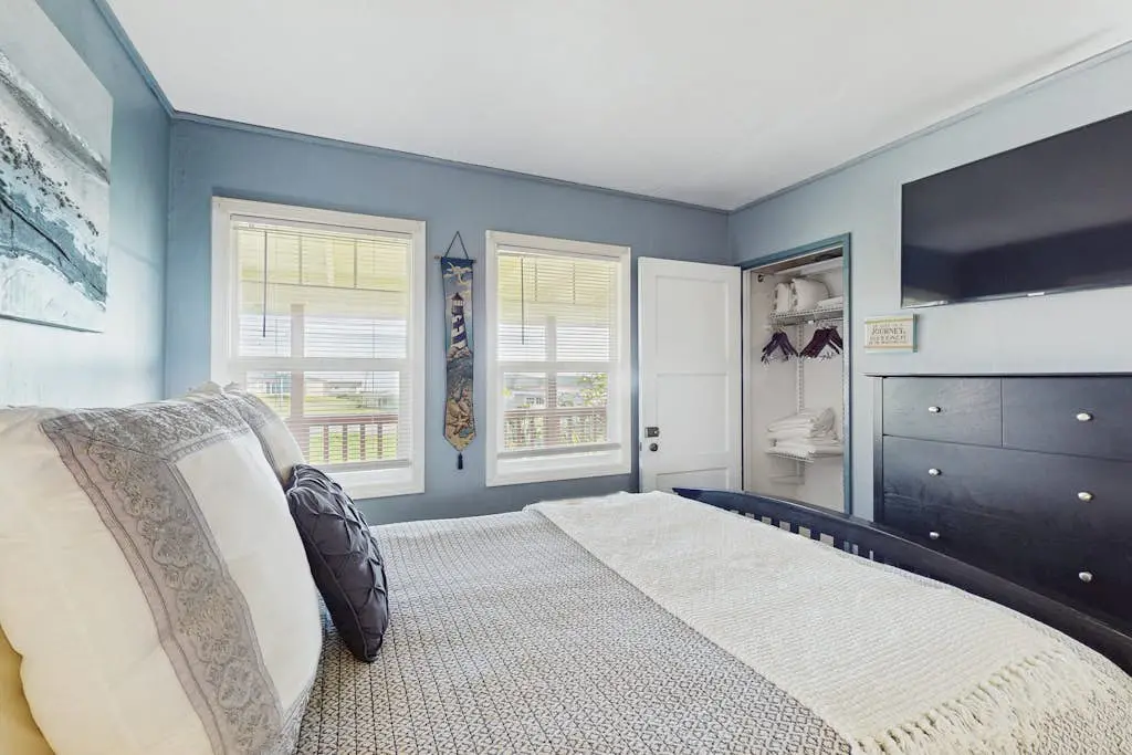 Bodega Bay Dog-Friendly Ocean-View Cottage with Hot Tub