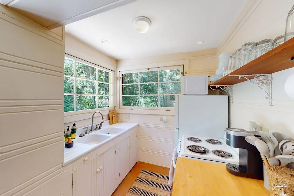 Secluded Forest Home near Guerneville with Hot Tub