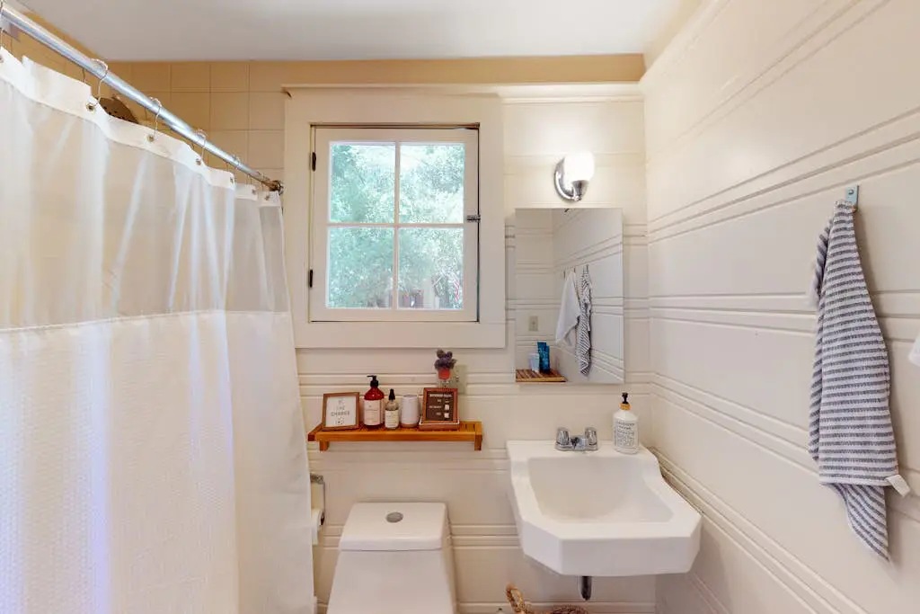 Secluded Forest Home near Guerneville with Hot Tub