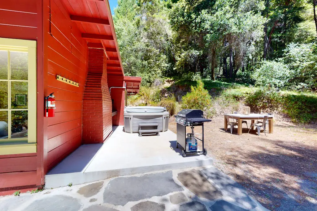 Secluded Forest Home near Guerneville with Hot Tub