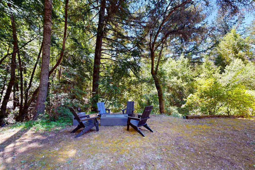 Secluded Forest Home near Guerneville with Hot Tub