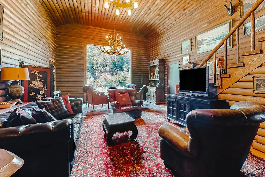 Guerneville Dog-Friendly Riverfront Lodge with Hot Tub