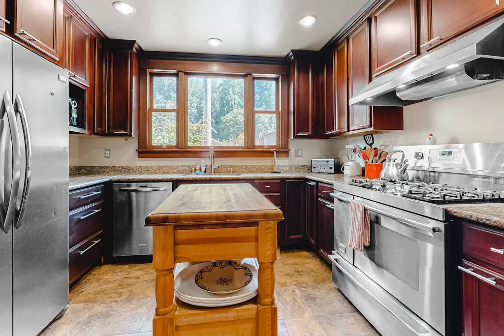Guerneville Dog-Friendly Riverfront Lodge with Hot Tub