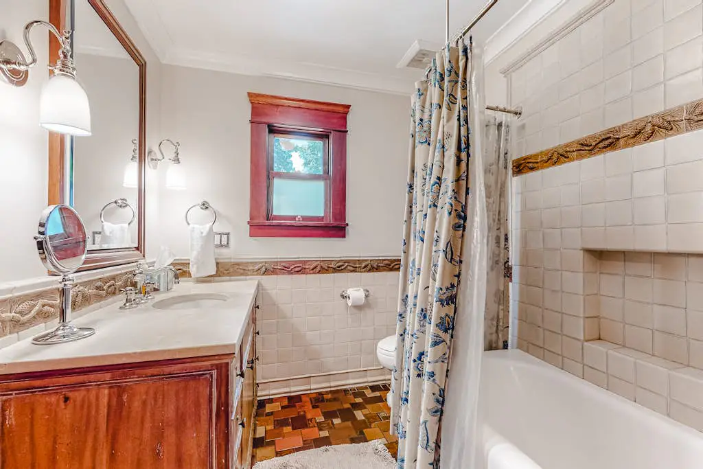Guerneville Dog-Friendly Riverfront Lodge with Hot Tub