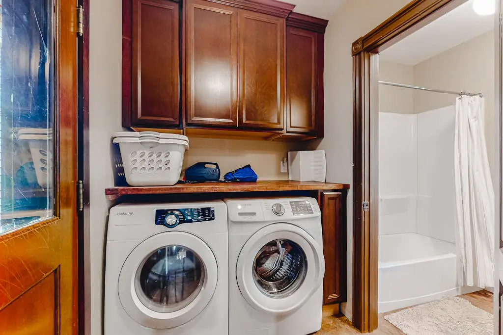 Guerneville Dog-Friendly Riverfront Lodge with Hot Tub