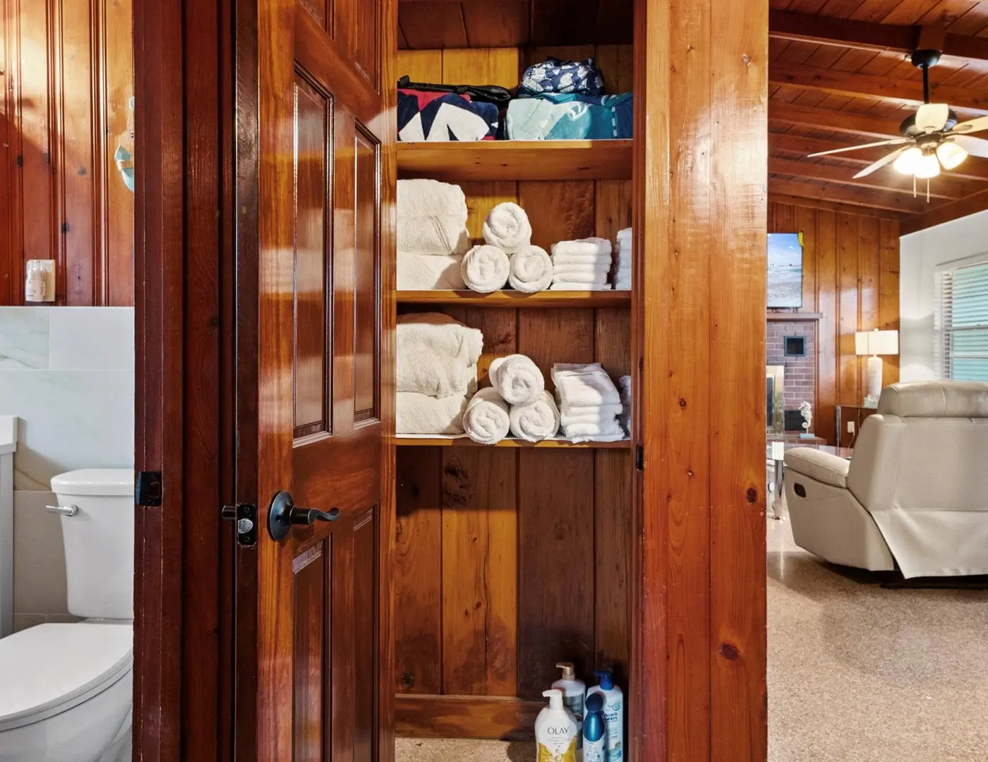 Cozy Coastal Cabin