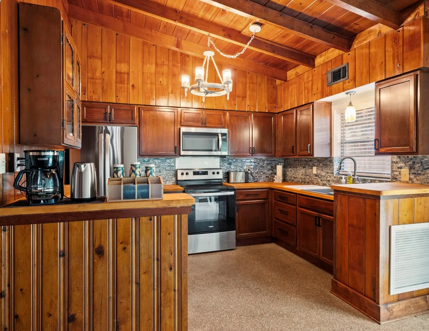 Cozy Coastal Cabin