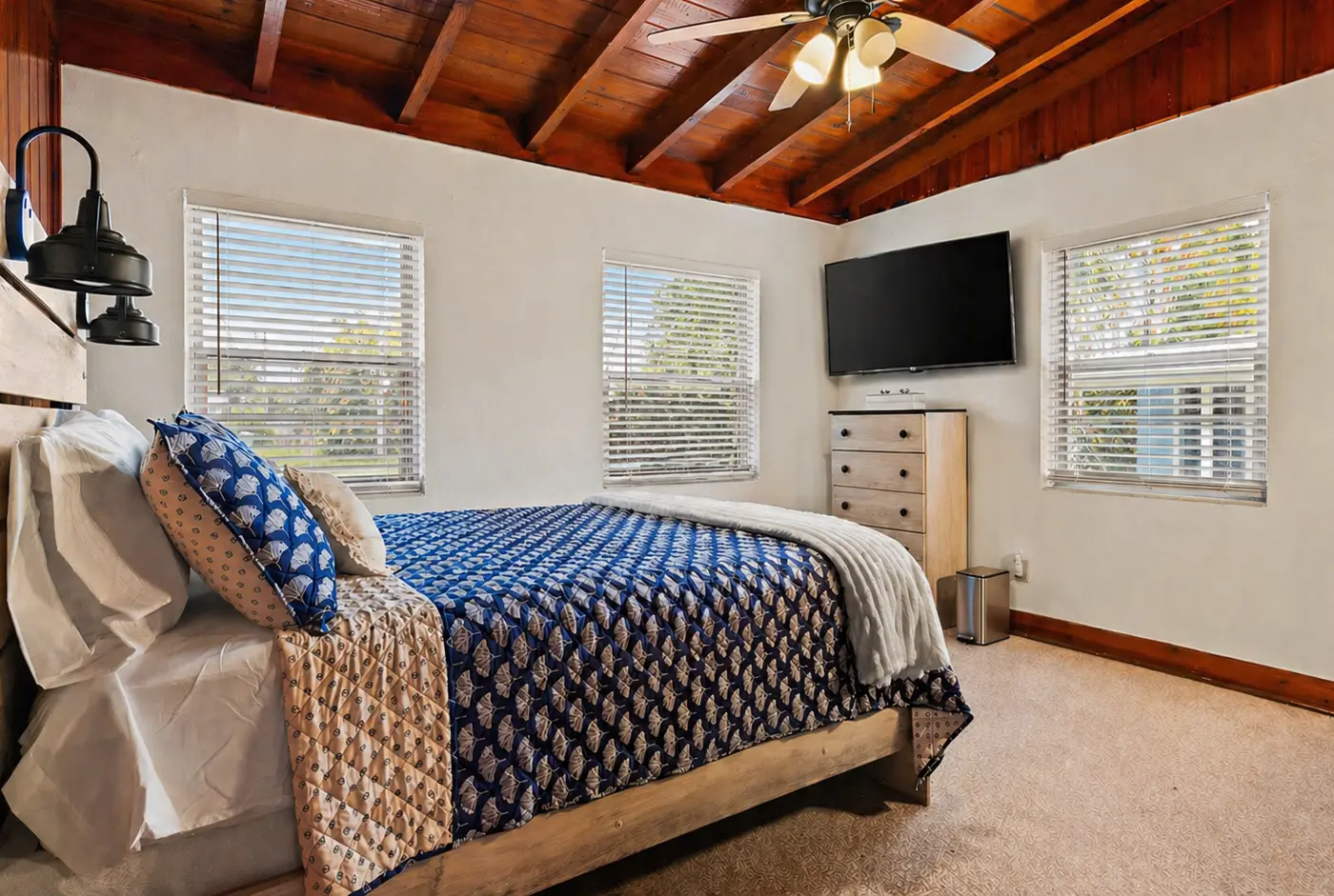 Cozy Coastal Cabin