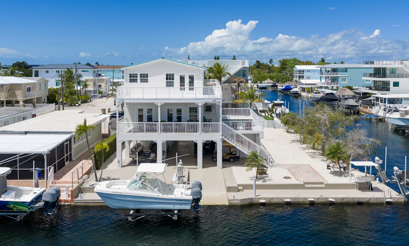 Dolphin Paradise: Pool, Elevator, Waterfront with Dock
