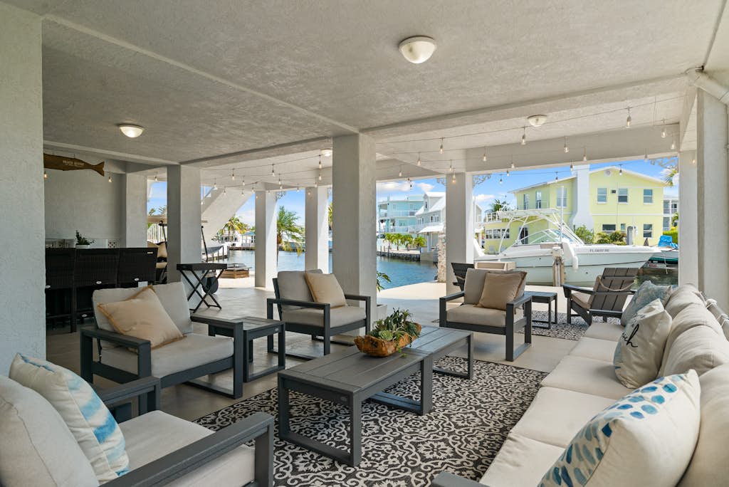 Dolphin Paradise: Pool, Elevator, Waterfront with Dock