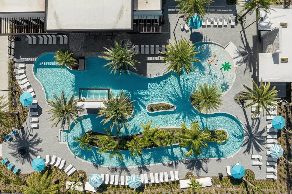 Paradiso's Luxurious New Home w 15 Ensuites