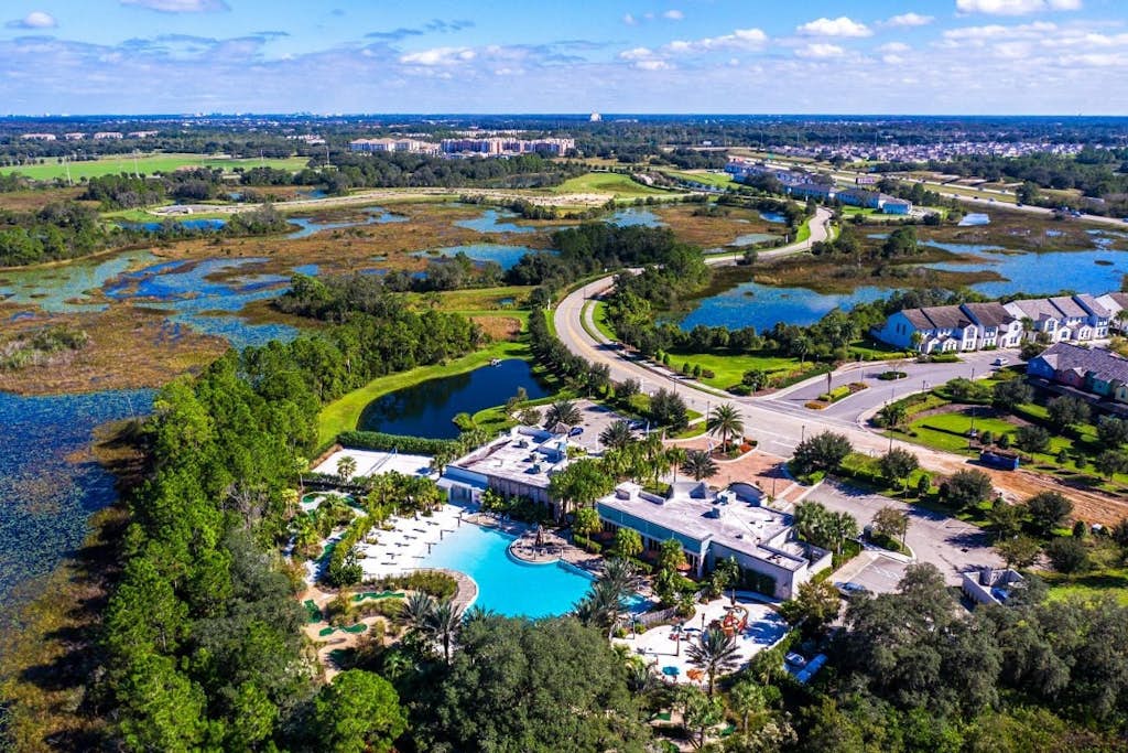 Resort retreat home w BBQ grill & game room
