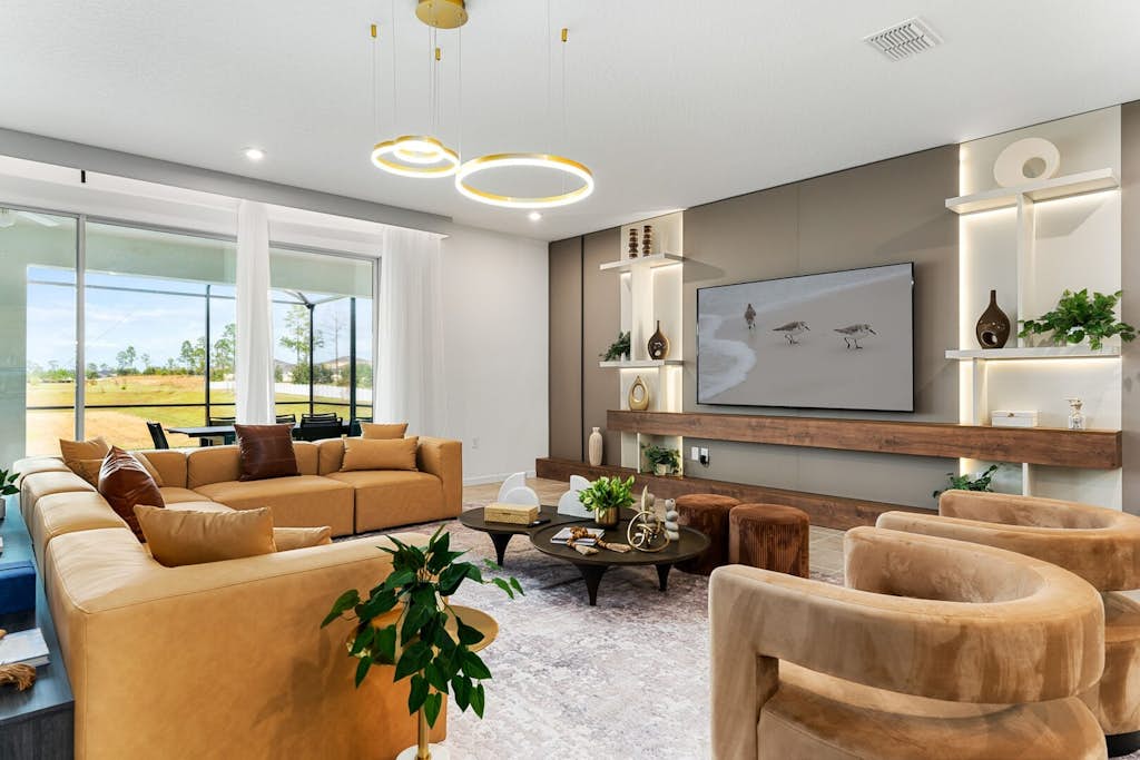 Orlando Oasis: Themed Rooms, Pool & Surf Simulator