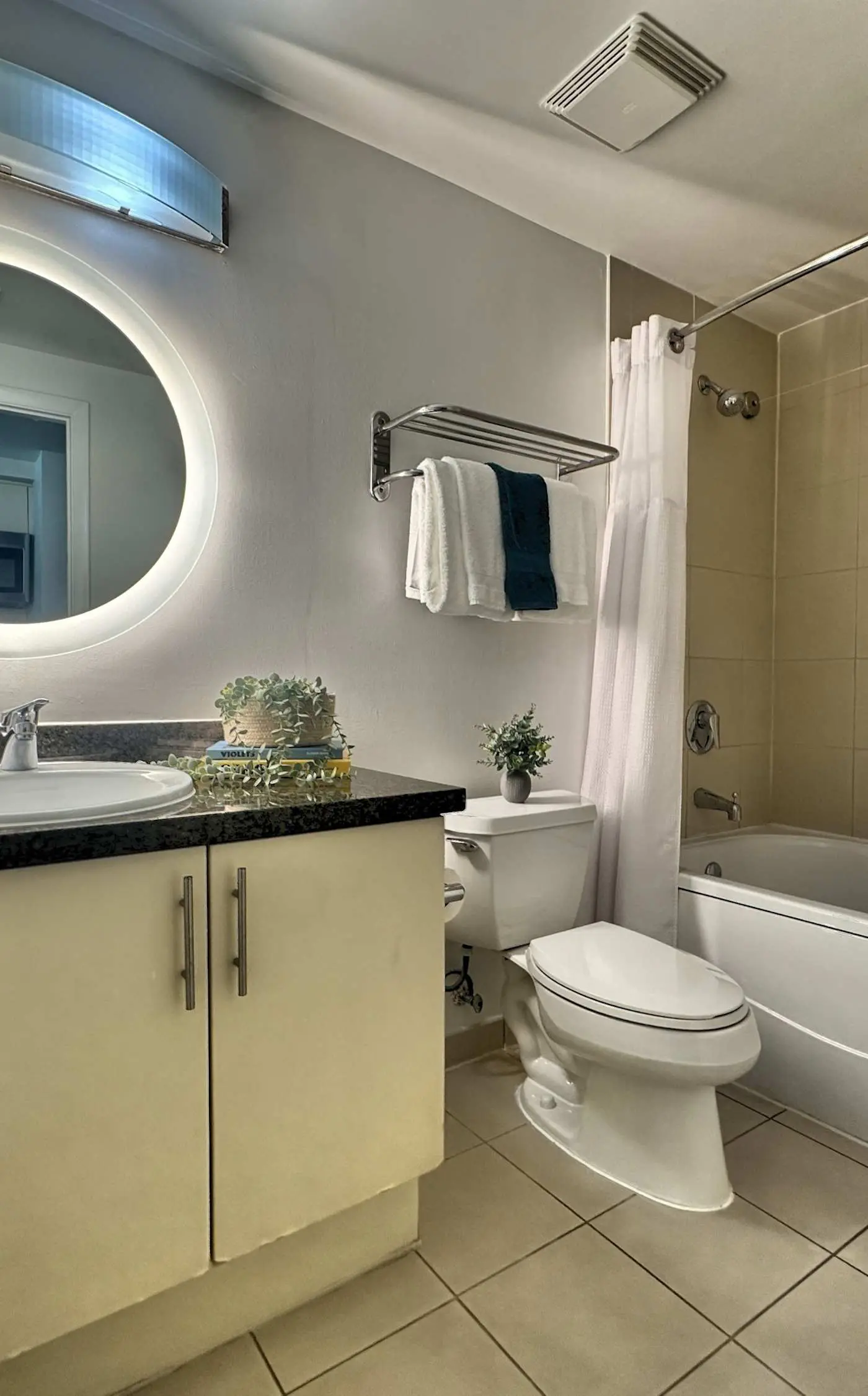 Beautiful 3-Bed Suite | Grove Escape