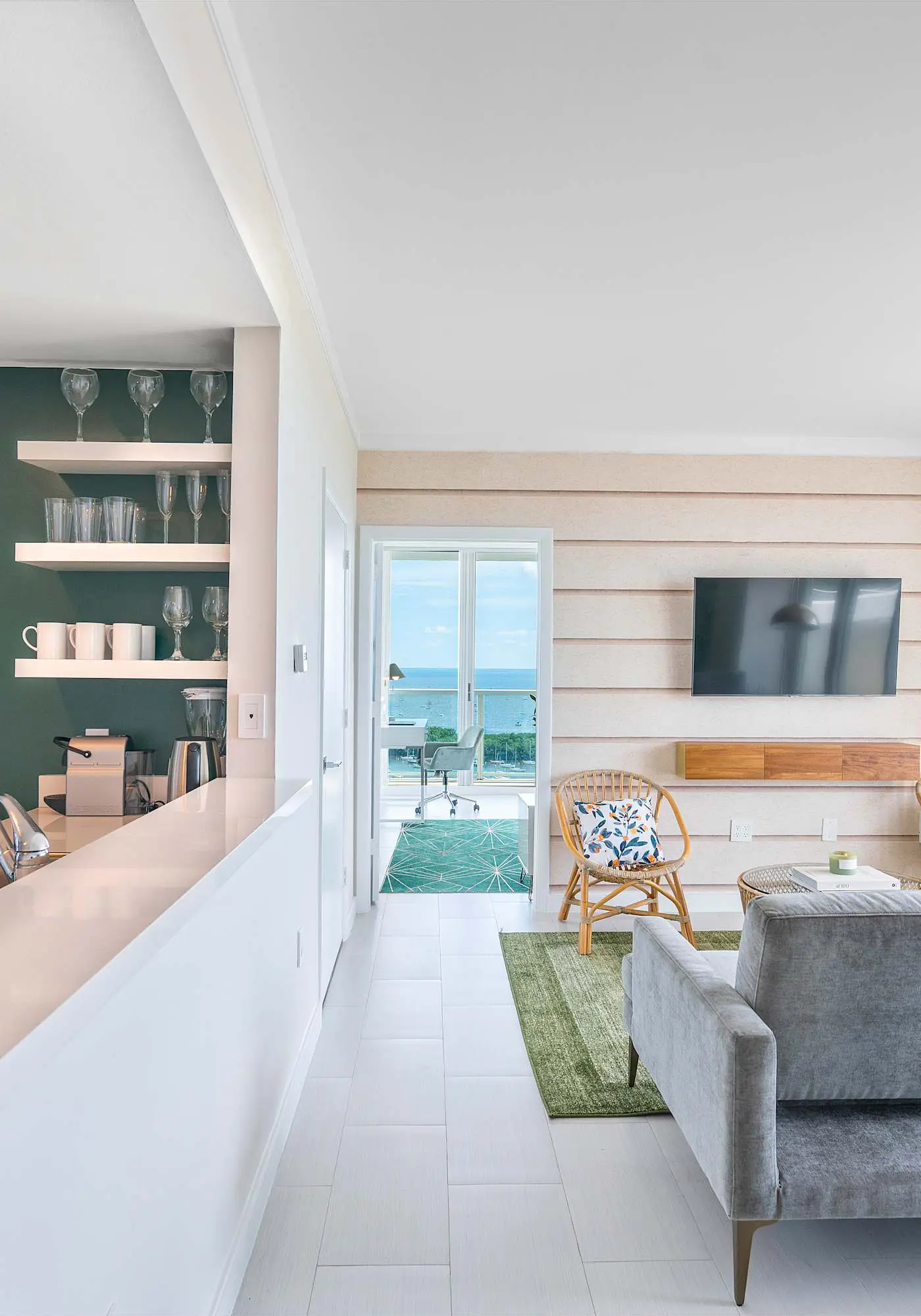 Modern Grove Retreat | Amazing Bay Views
