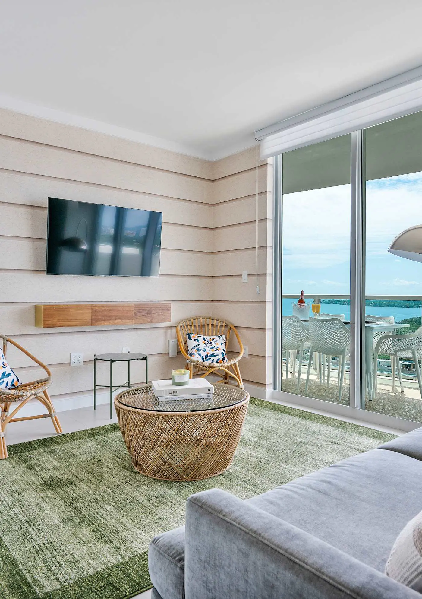 Modern Grove Retreat | Amazing Bay Views