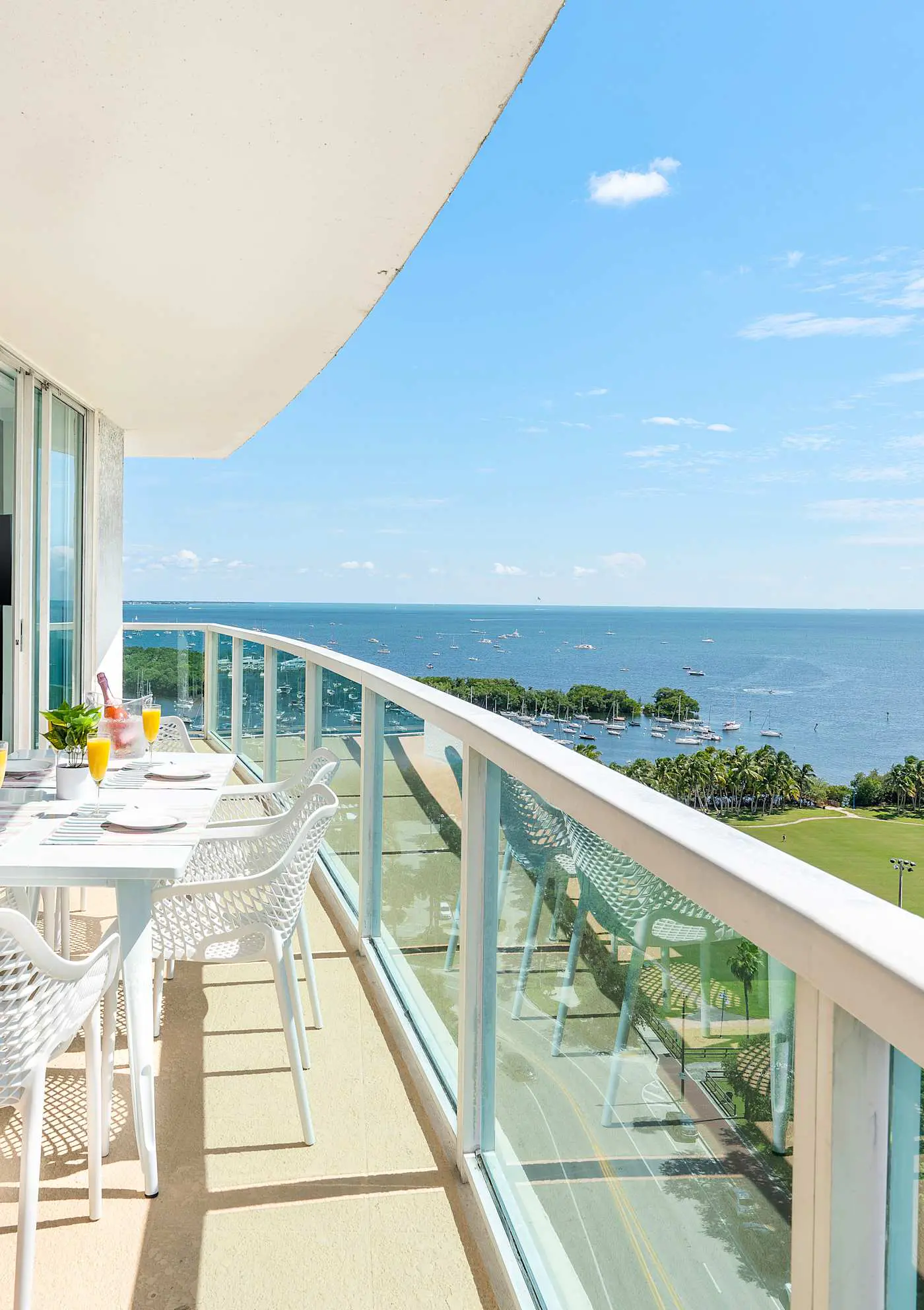 Modern Grove Retreat | Amazing Bay Views