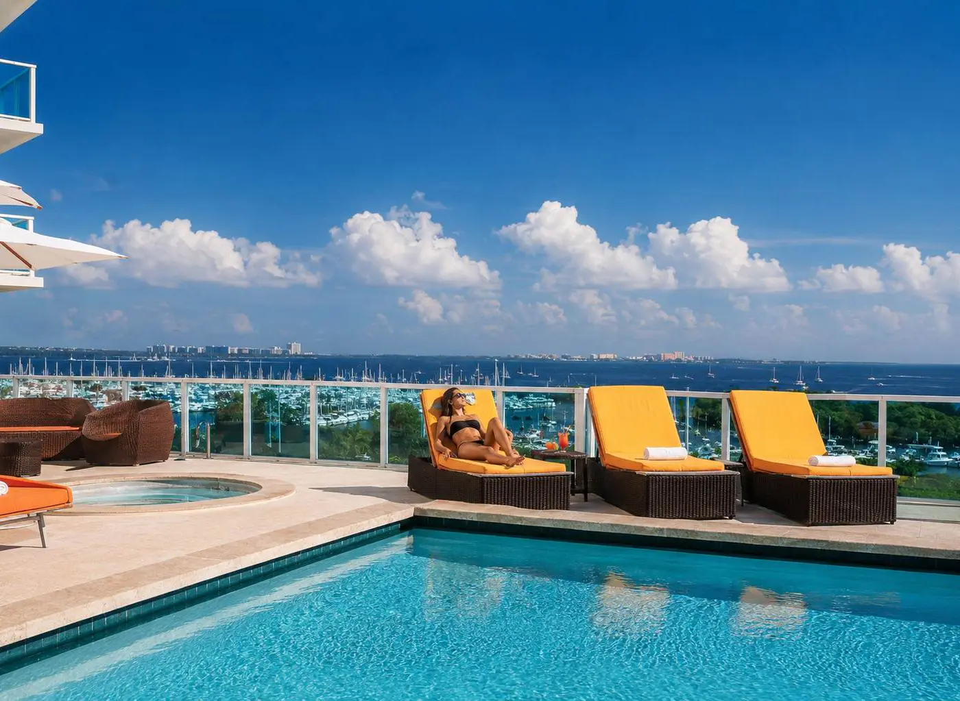 Insane Ocean View Suite - Coconut Grove Oasis