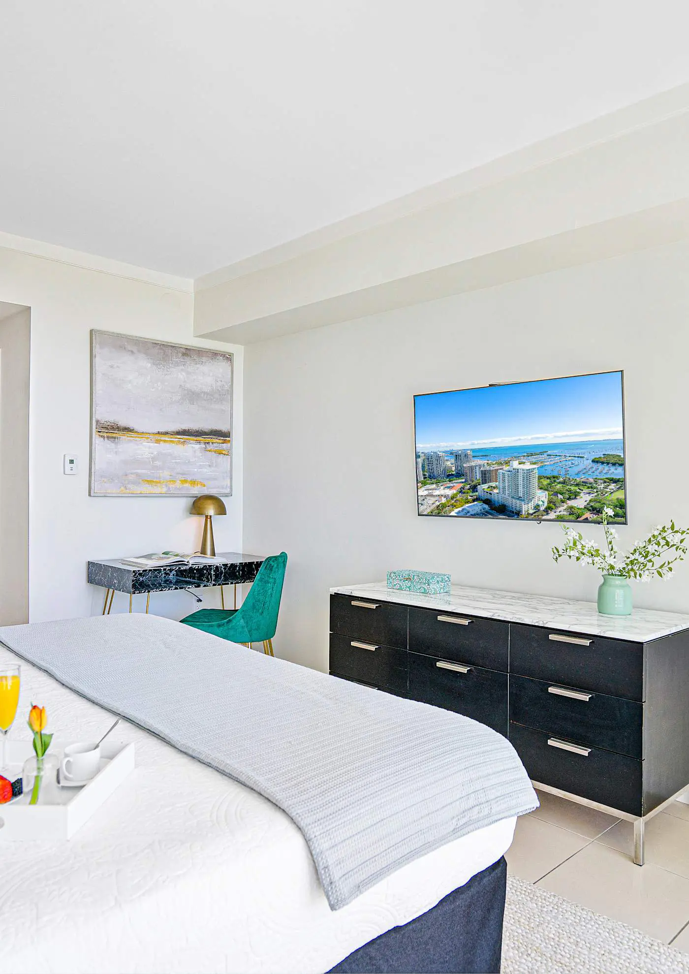 MVR Suite in Grove-s Best-Kept Secret