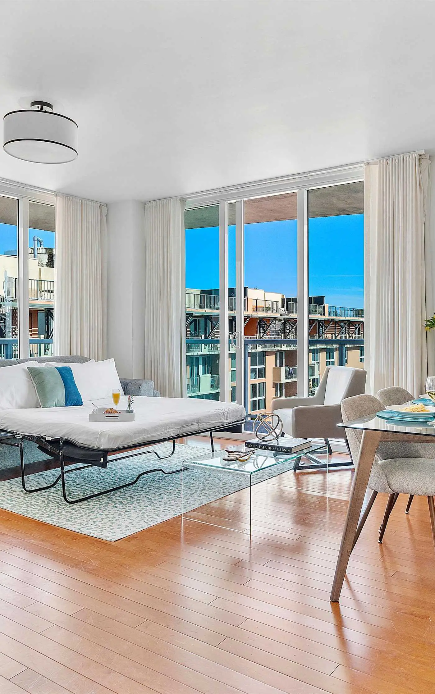 World Cup Base | Spacious Grove Bay View Apt