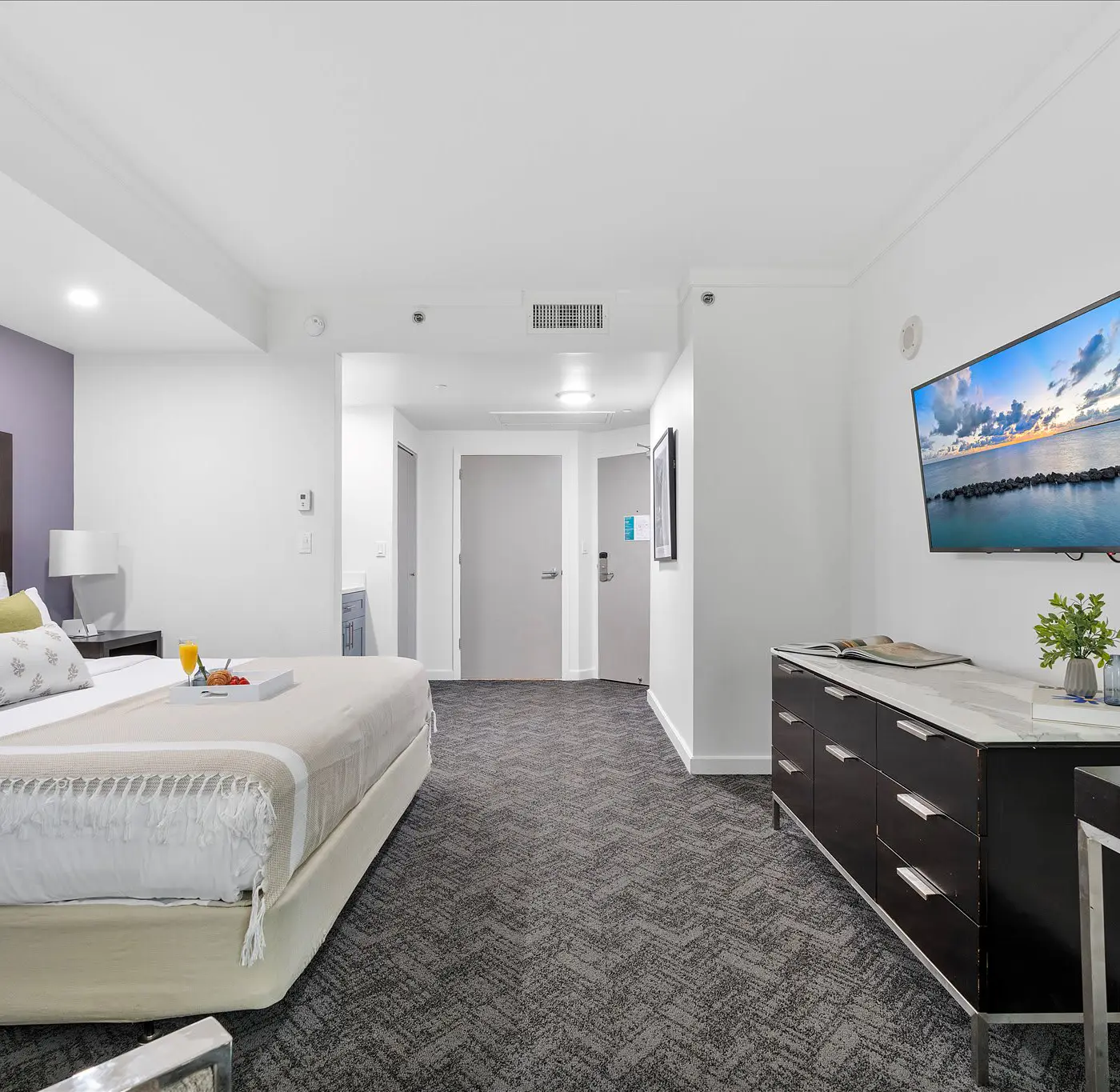 Modern Ocean View Apartment | Coconut Grove Base