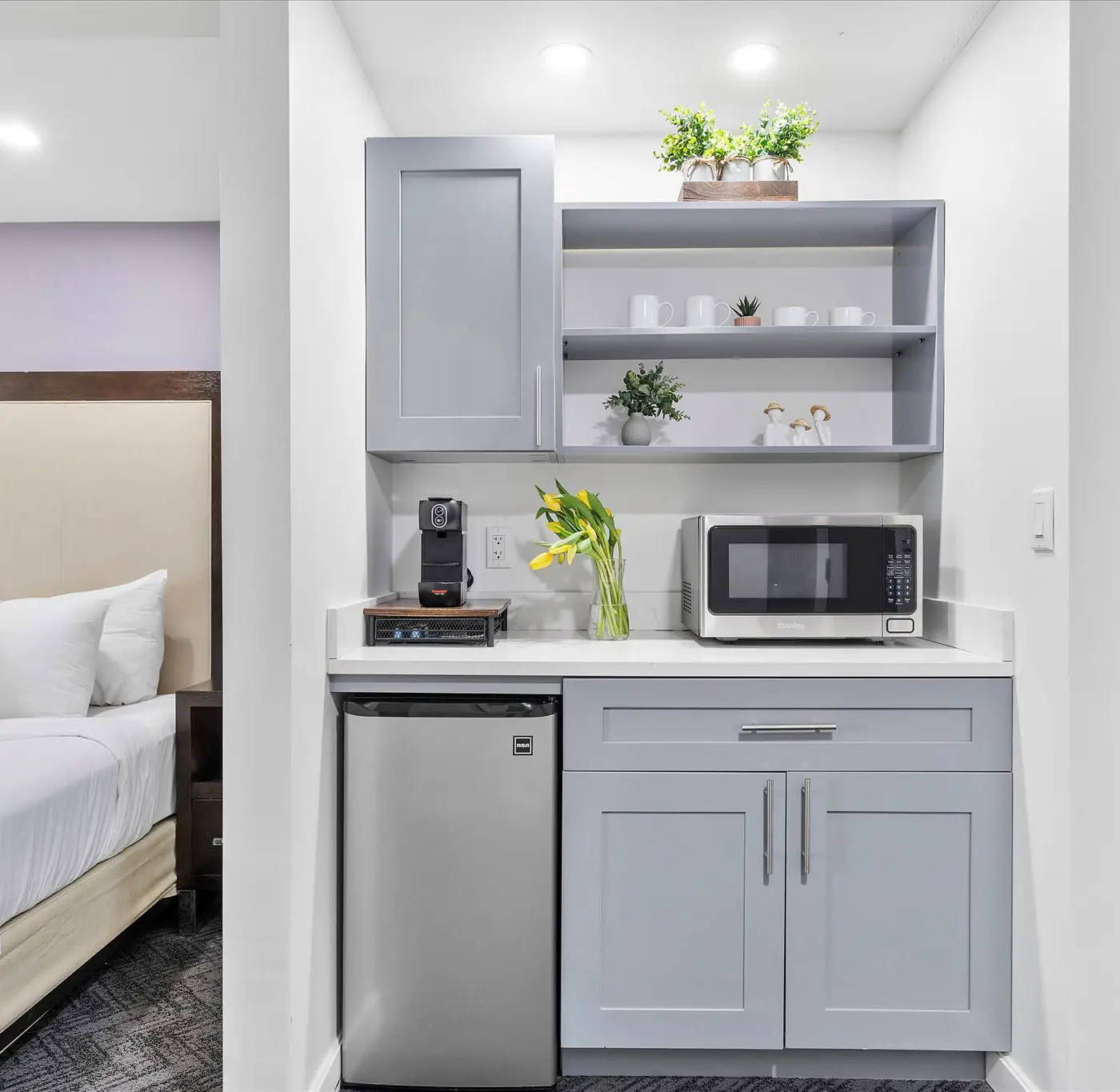 Modern Ocean View Apartment | Coconut Grove Base