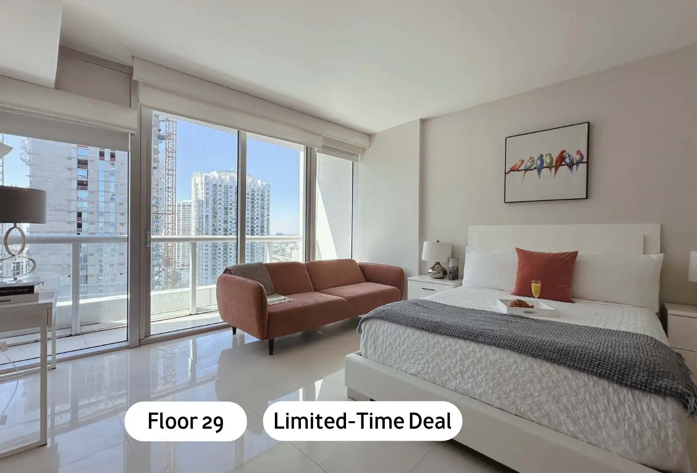 MVR - Lux Studio Balcony, Pool Access & City Views