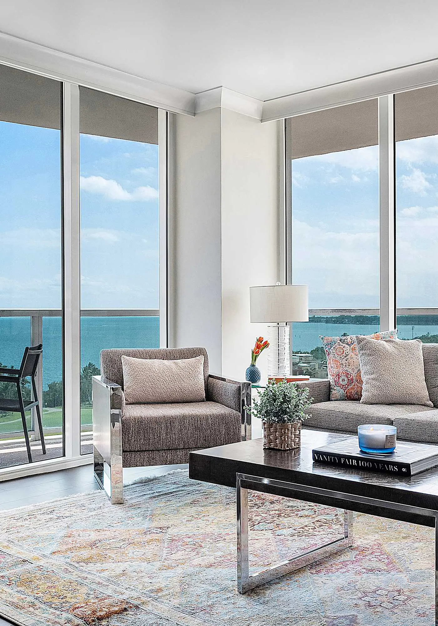 MVR - Elevate Your Stay with Panoramic Bay Views